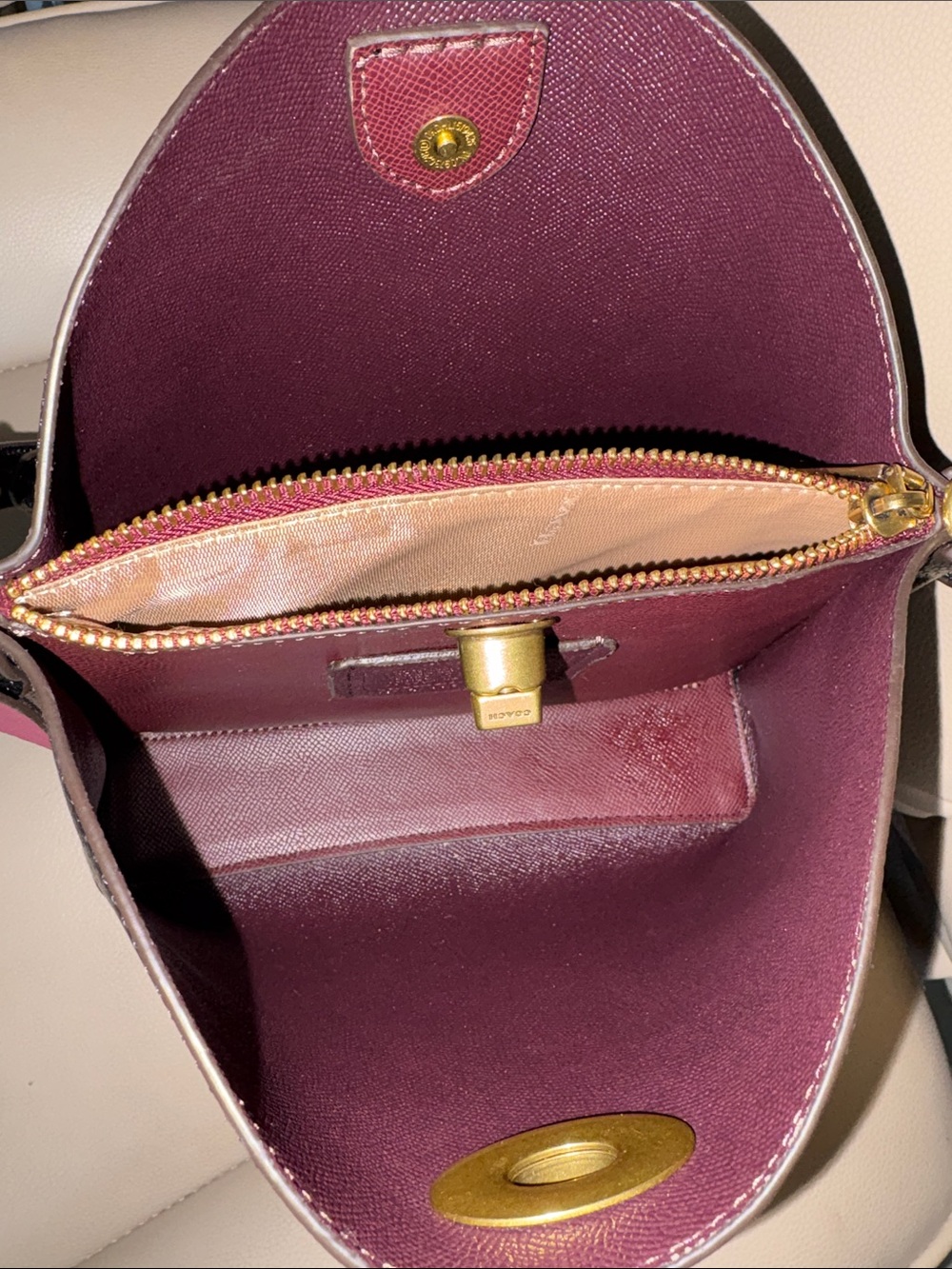 Coach Black Leather Women’s Crossbody Bag with Gold Hardware - Picture 2 of 4